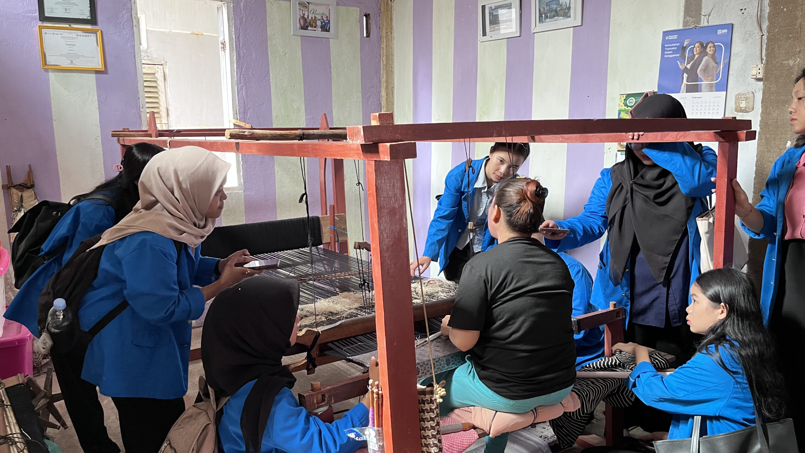 Praktek Etnomatematika di Kampung Tenun