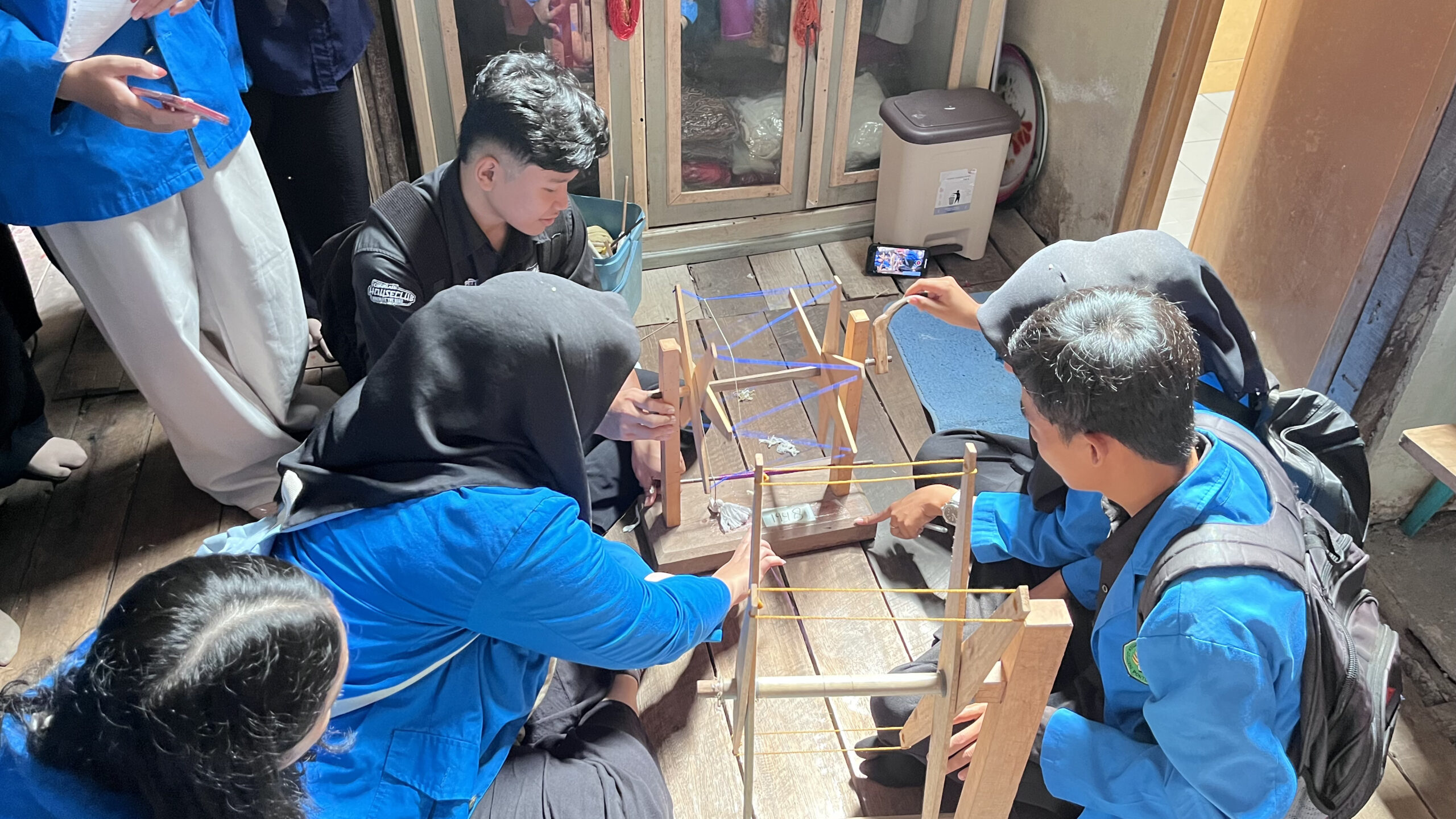 Praktek Etnomatematika di Kampung Tenun